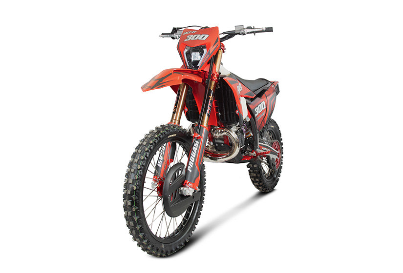 race_300_2t_red_03 1